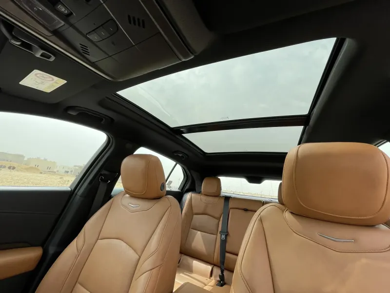 كاديلاك XT4 2023 40