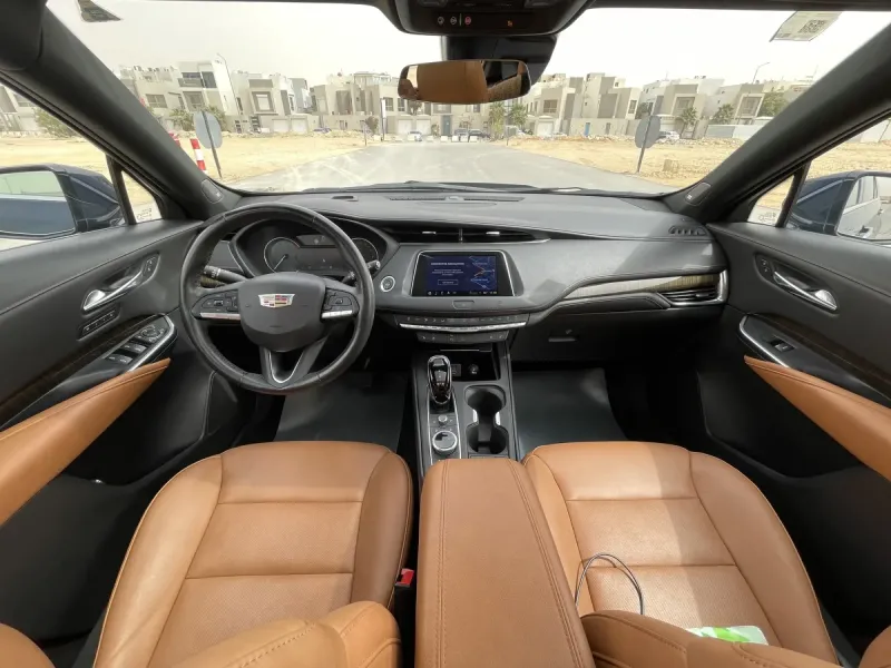 كاديلاك XT4 2023 3