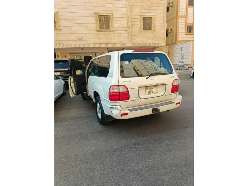 لكزس LX 1999 4