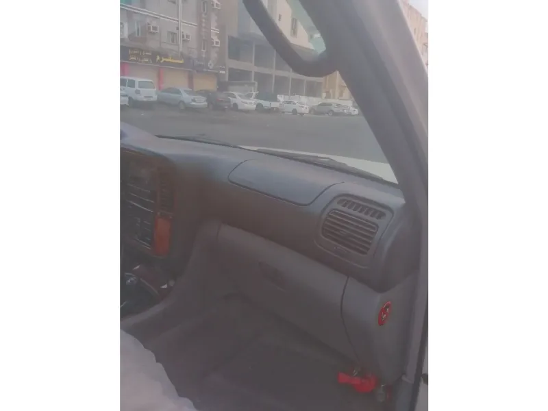 لكزس LX 1999 9