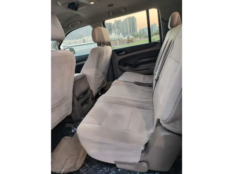 Chevrolet Suburban 2015 10