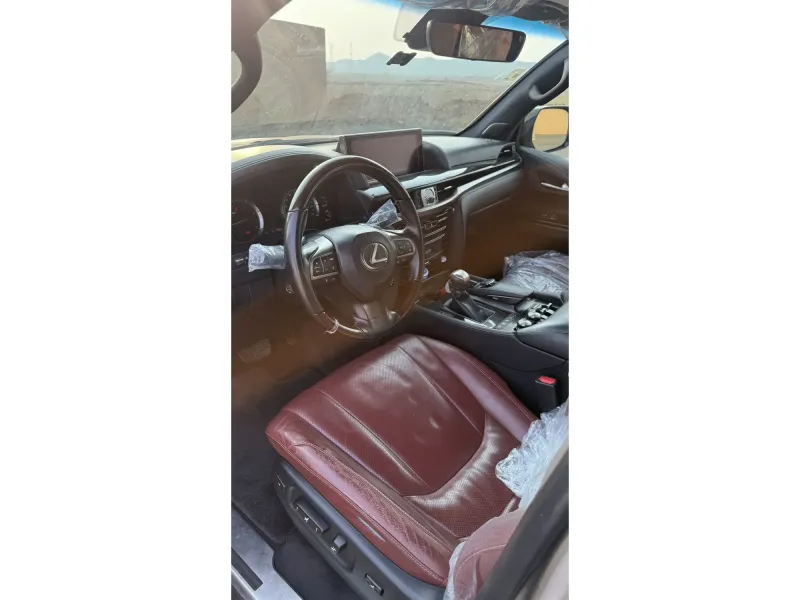 لكزس LX 2016 10