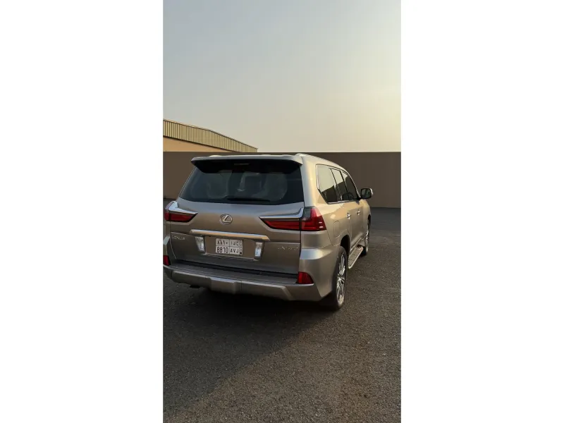 لكزس LX 2016 2