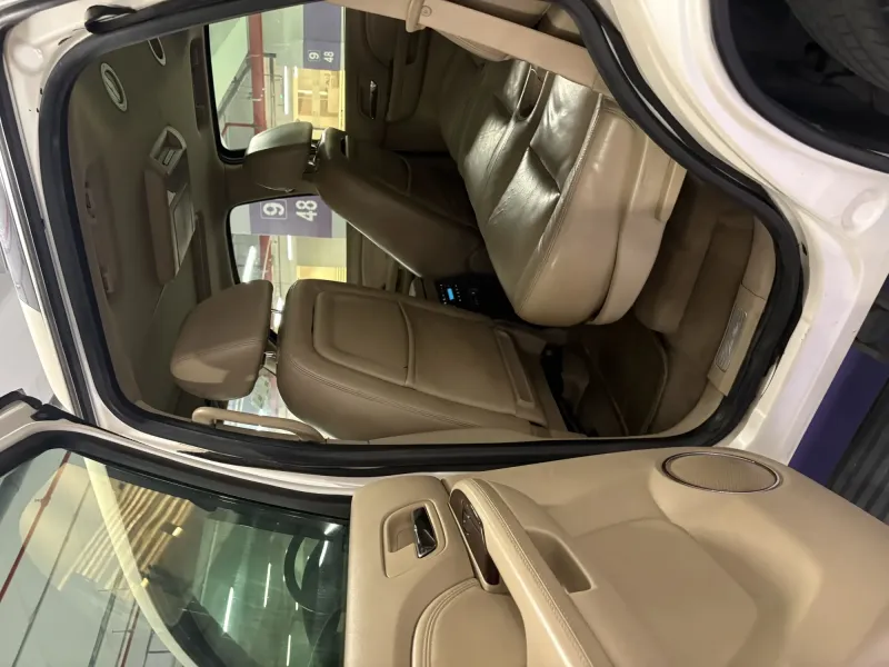 Cadillac Escalade 2009 9