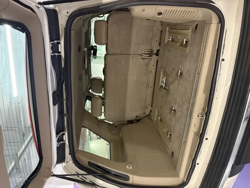 Cadillac Escalade 2009 8