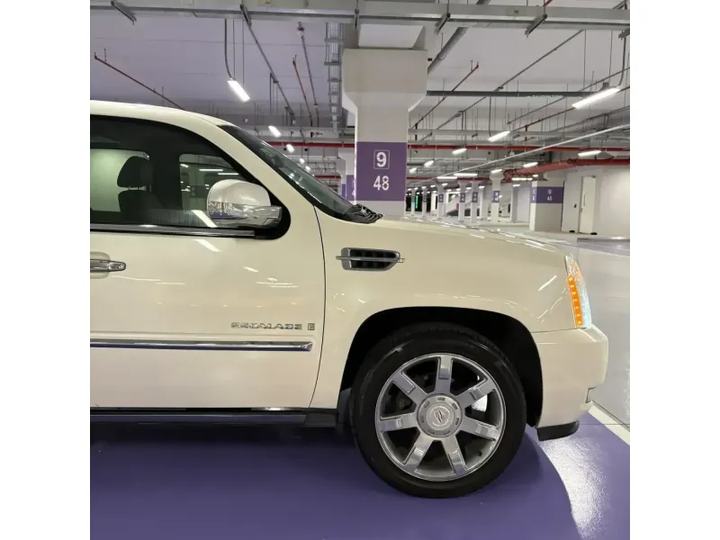 Cadillac Escalade 2009 3