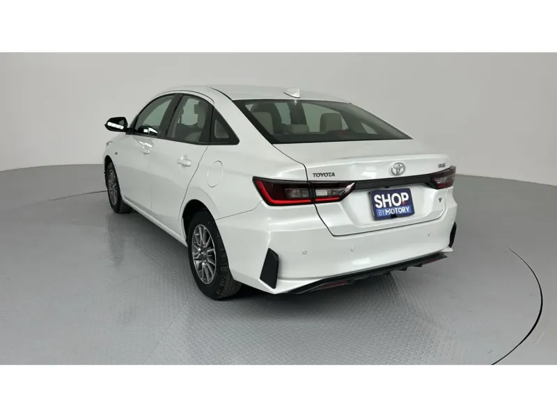 Toyota Yaris Y 2024 8
