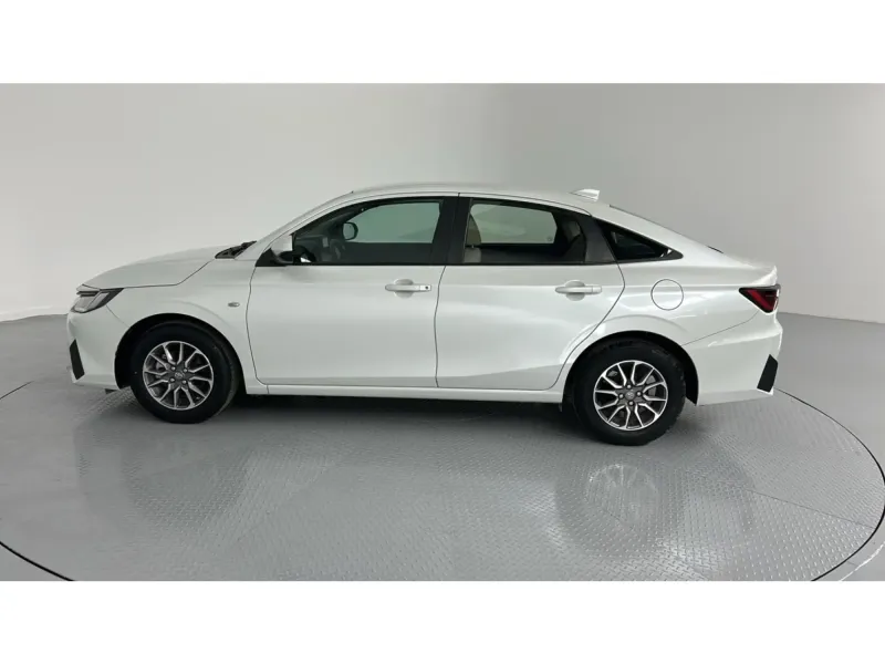 Toyota Yaris Y 2024 5