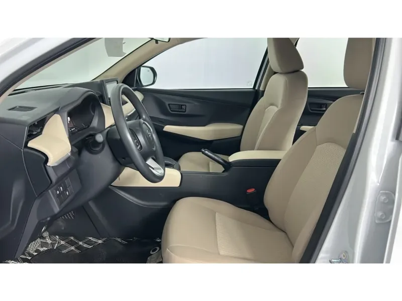 Toyota Yaris Y 2024 10