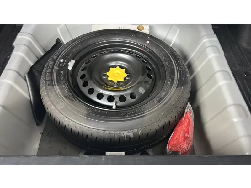 Toyota Yaris Y 2024 18