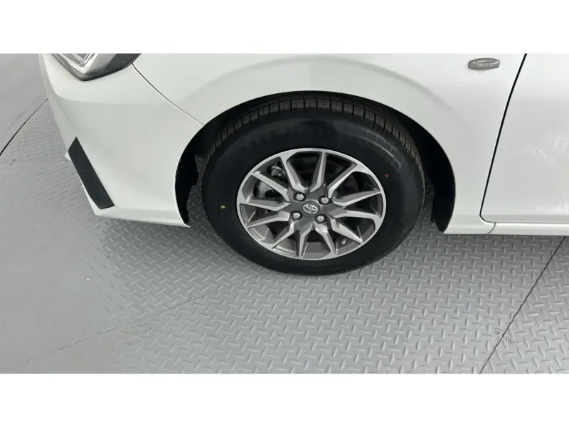 Toyota Yaris Y 2024 28