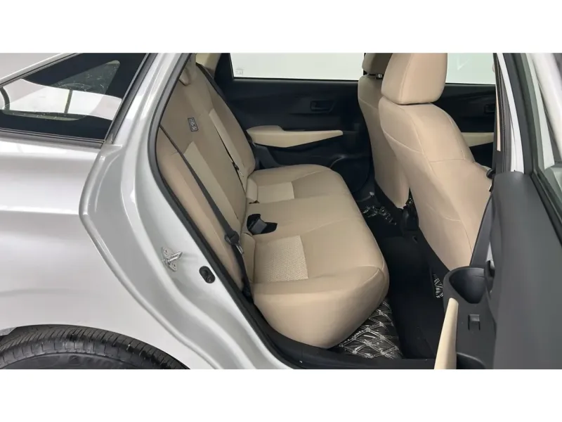 Toyota Yaris Y 2024 12