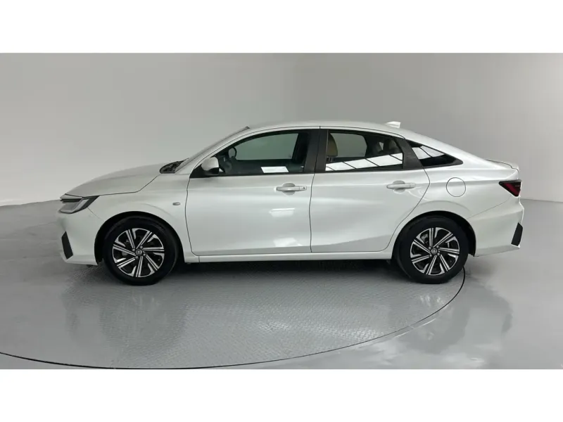 Toyota Yaris Y PLUS 2023 5