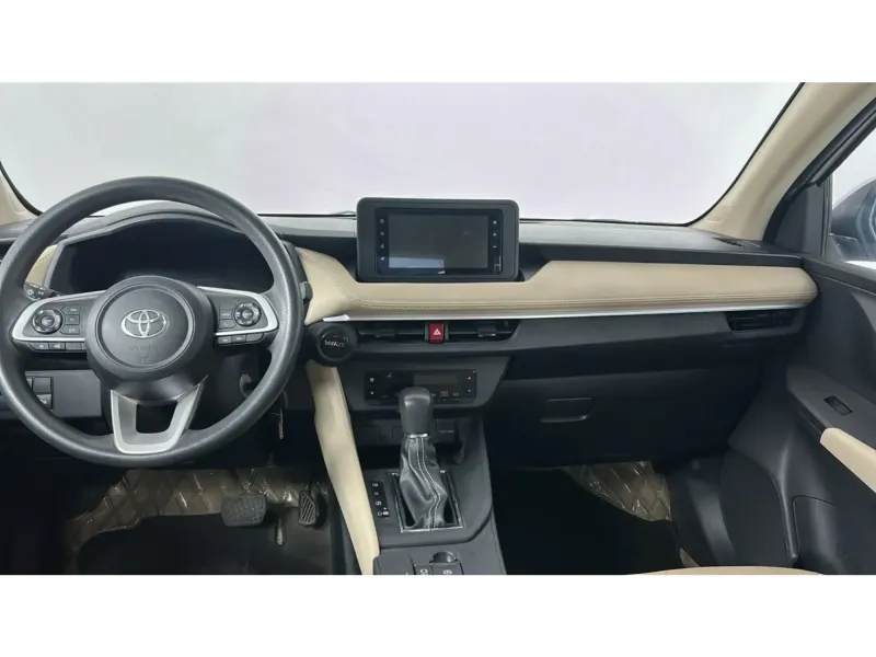 Toyota Yaris Y PLUS 2023 14
