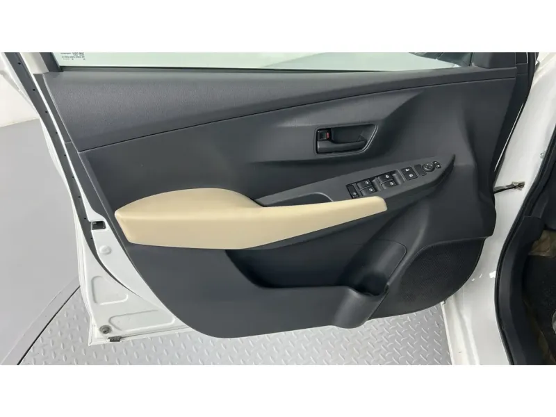 Toyota Yaris Y PLUS 2023 18
