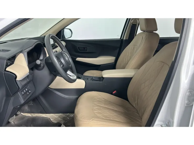 Toyota Yaris Y PLUS 2023 10