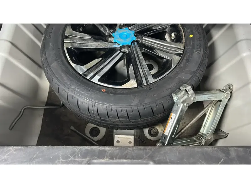 Toyota Yaris Y PLUS 2023 19