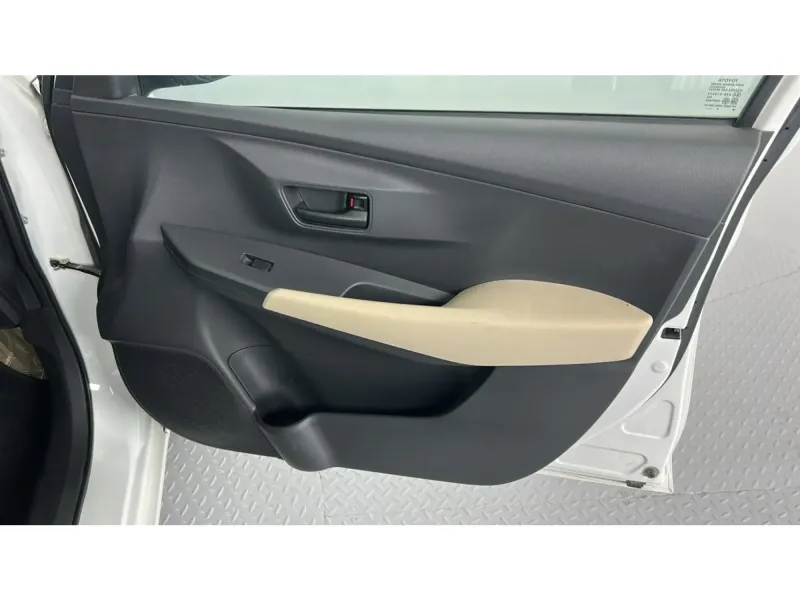 Toyota Yaris Y PLUS 2023 24