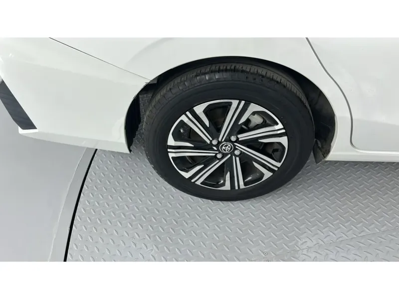 Toyota Yaris Y PLUS 2023 26