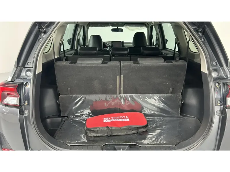 Toyota VELOZ GLX 2024 18