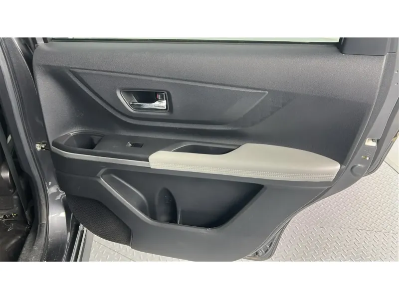 Toyota VELOZ GLX 2024 24