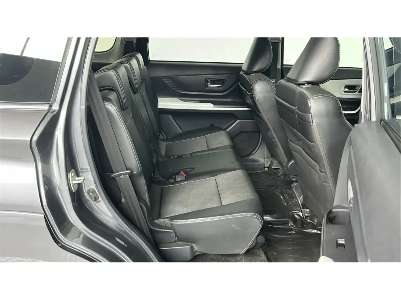 Toyota VELOZ GLX 2024 26