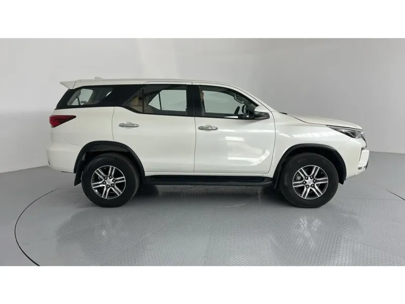 Toyota Fortuner GX2 2022 8