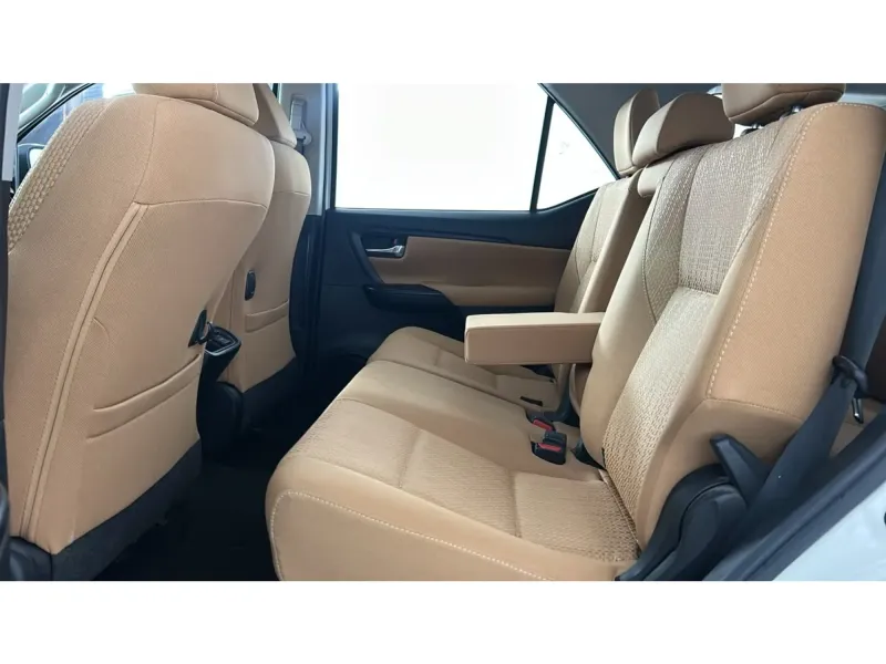Toyota Fortuner GX2 2022 25