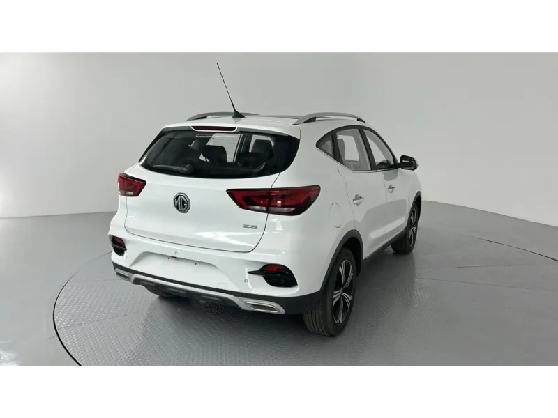 ام جي ZS لاكجري 2024 5