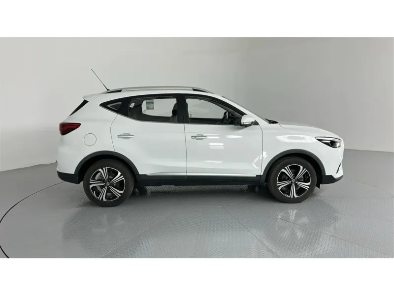 ام جي ZS لاكجري 2024 8