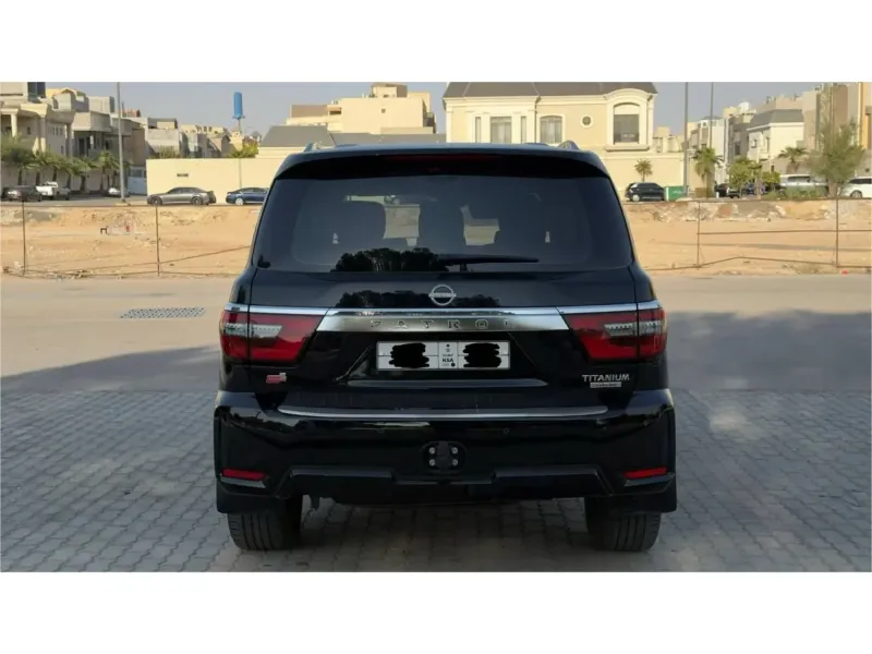 Nissan Patrol 2023 4