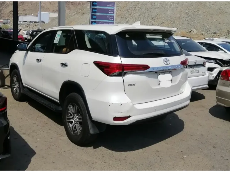 Toyota Fortuner 2020 4