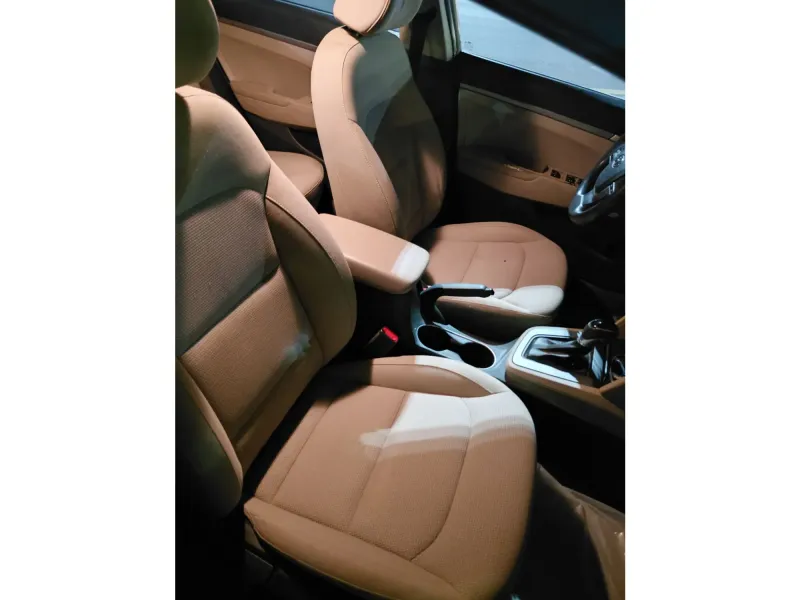 Hyundai Elantra 2017 5
