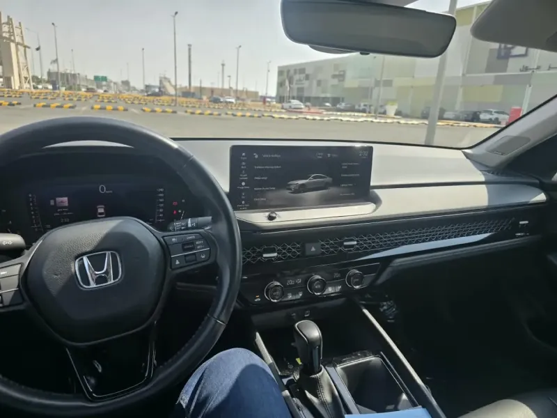 Honda Accord 2023 4