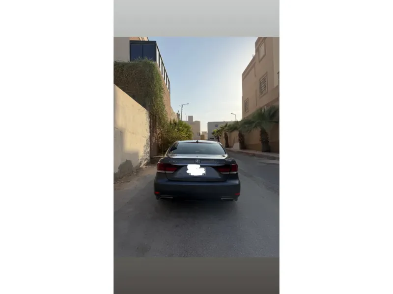 لكزس LS 2013 3