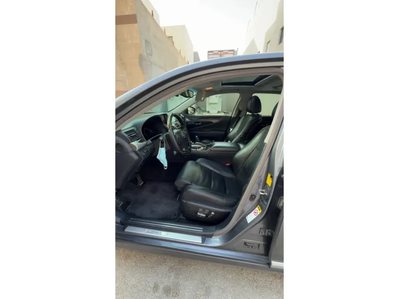 لكزس LS 2013 5