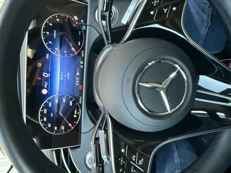 Mercedes E 2025 10