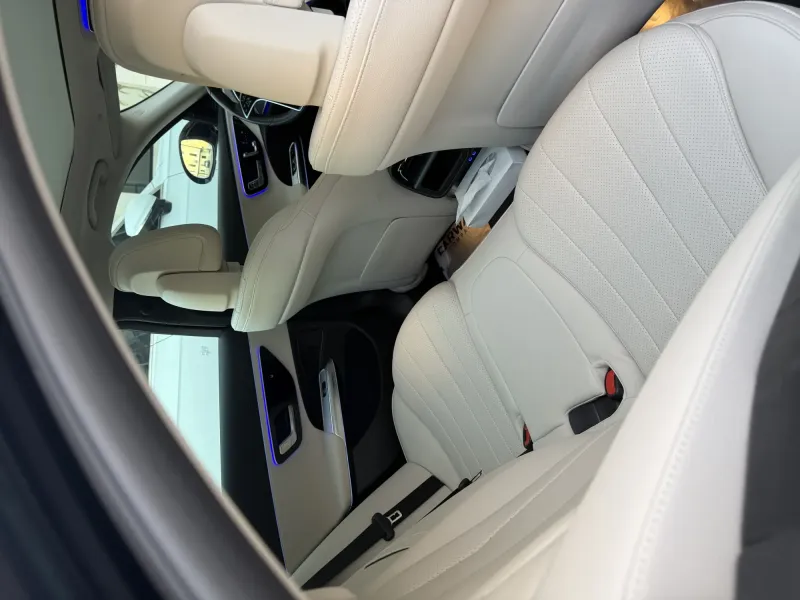 Mercedes E 2025 11