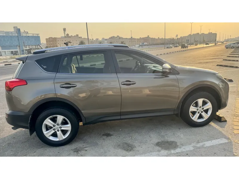 Toyota RAV4 2014 5