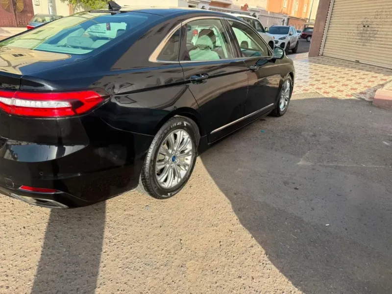 Ford Taurus 2020 5