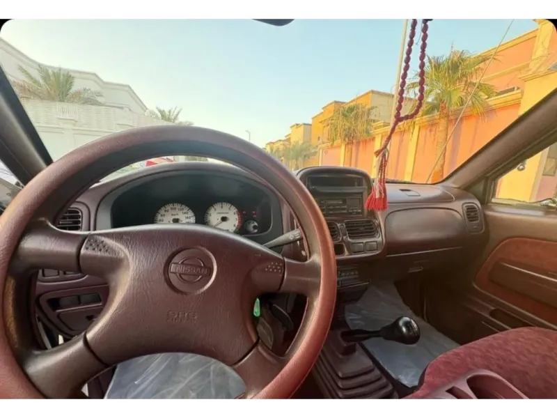 Nissan Pickup 2000 13