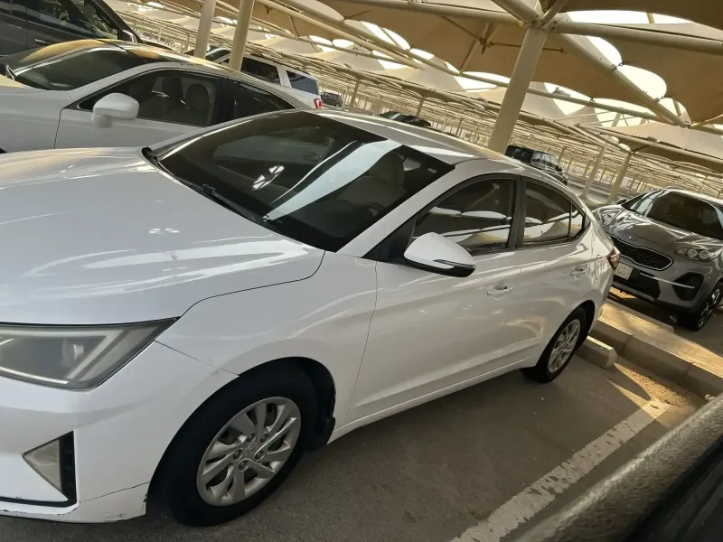 Hyundai Elantra 2019 5