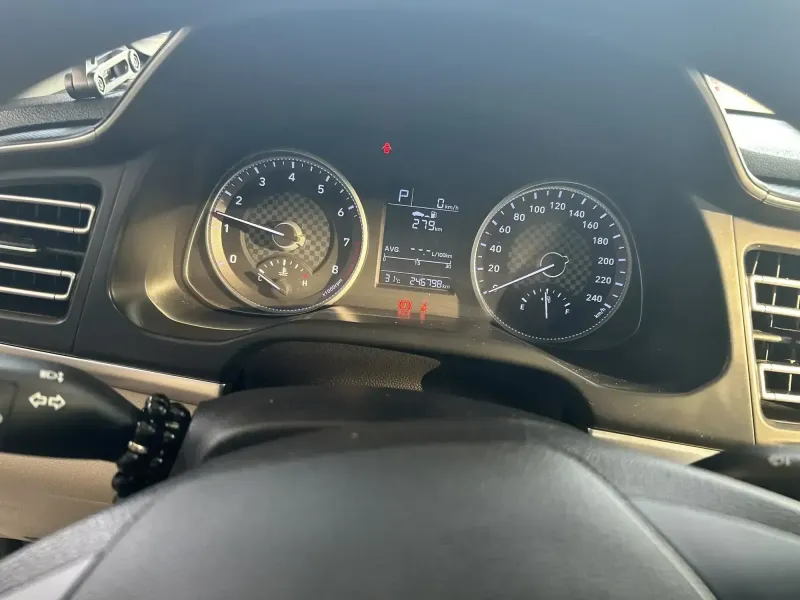 Hyundai Elantra 2019 6