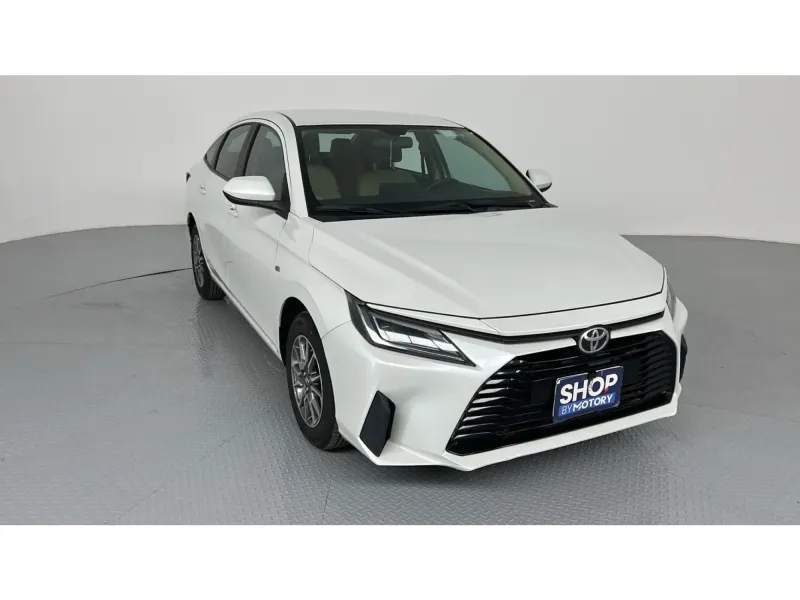 Toyota Yaris Y 2024 4