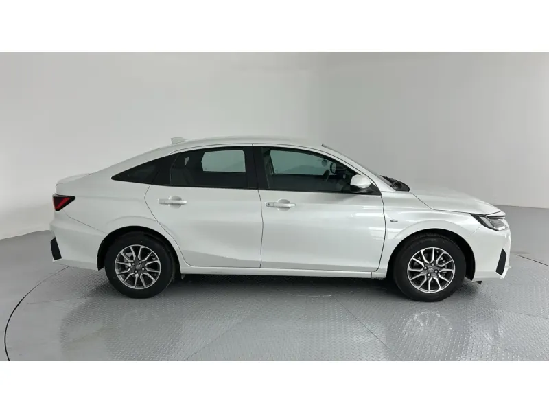 Toyota Yaris Y 2024 5