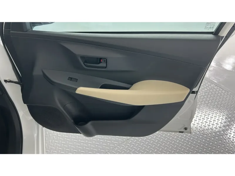 Toyota Yaris Y 2024 18