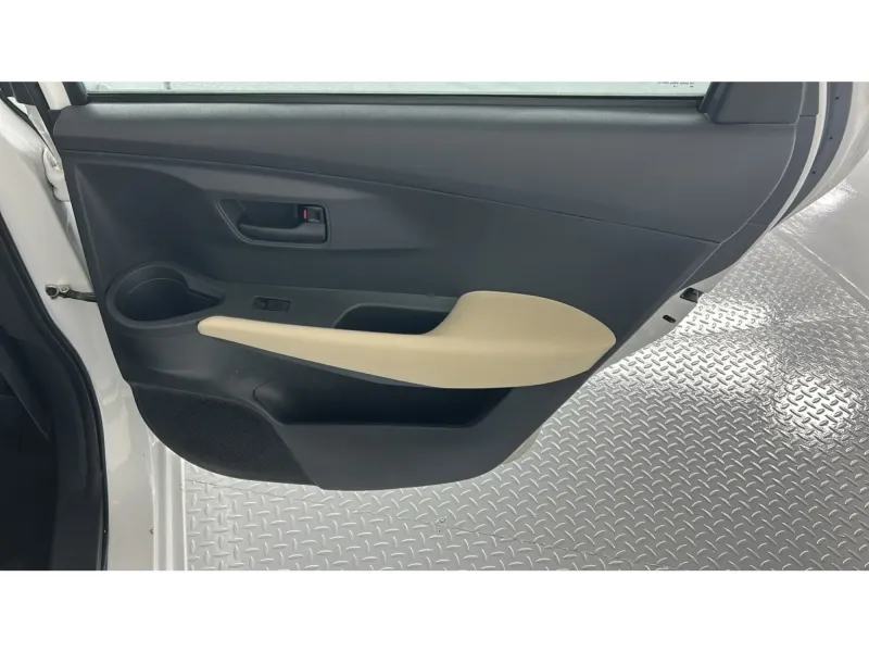 Toyota Yaris Y 2024 21