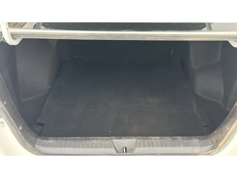 Toyota Yaris Y 2024 22