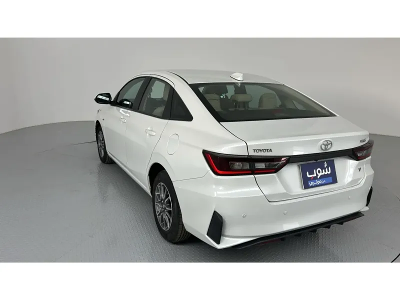 Toyota Yaris Y 2024 8