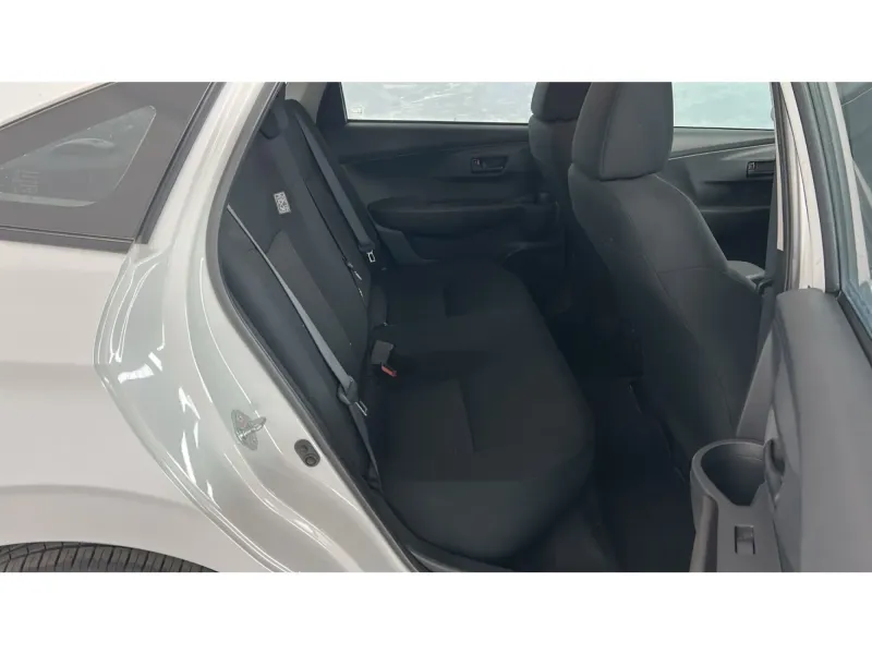 Toyota Yaris Y 2024 16